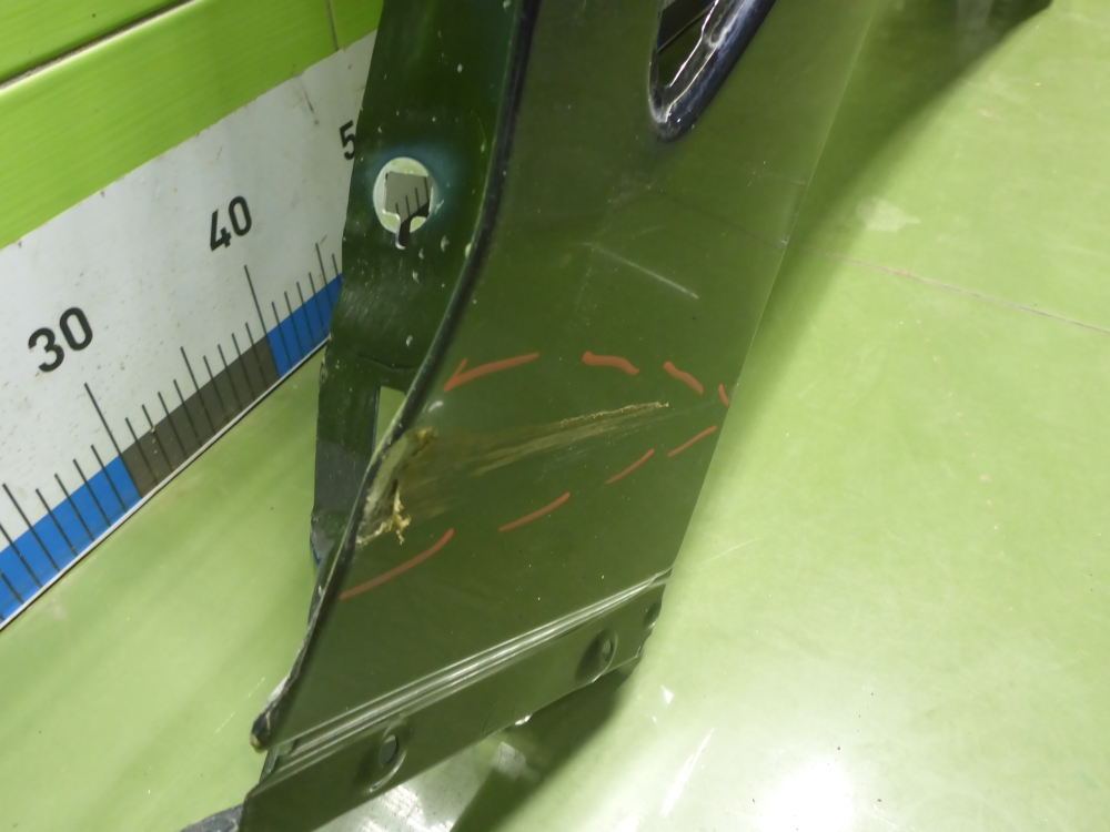 Крыло переднее правое