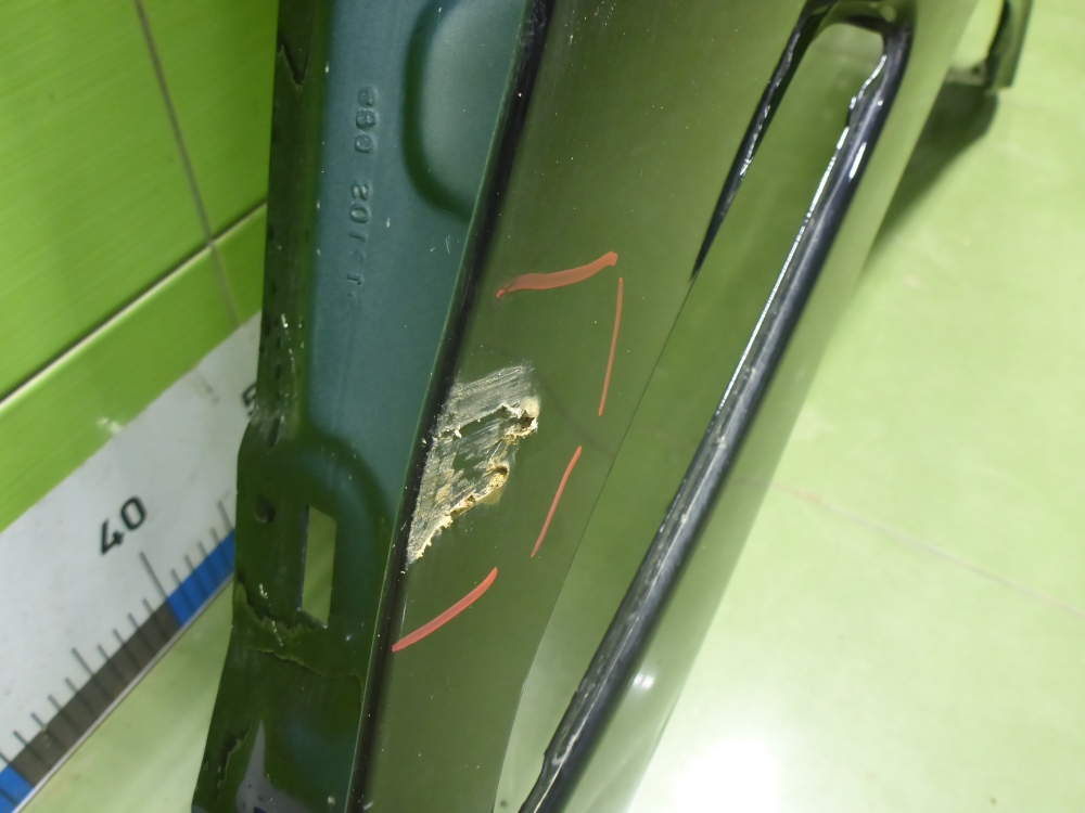 Крыло переднее правое