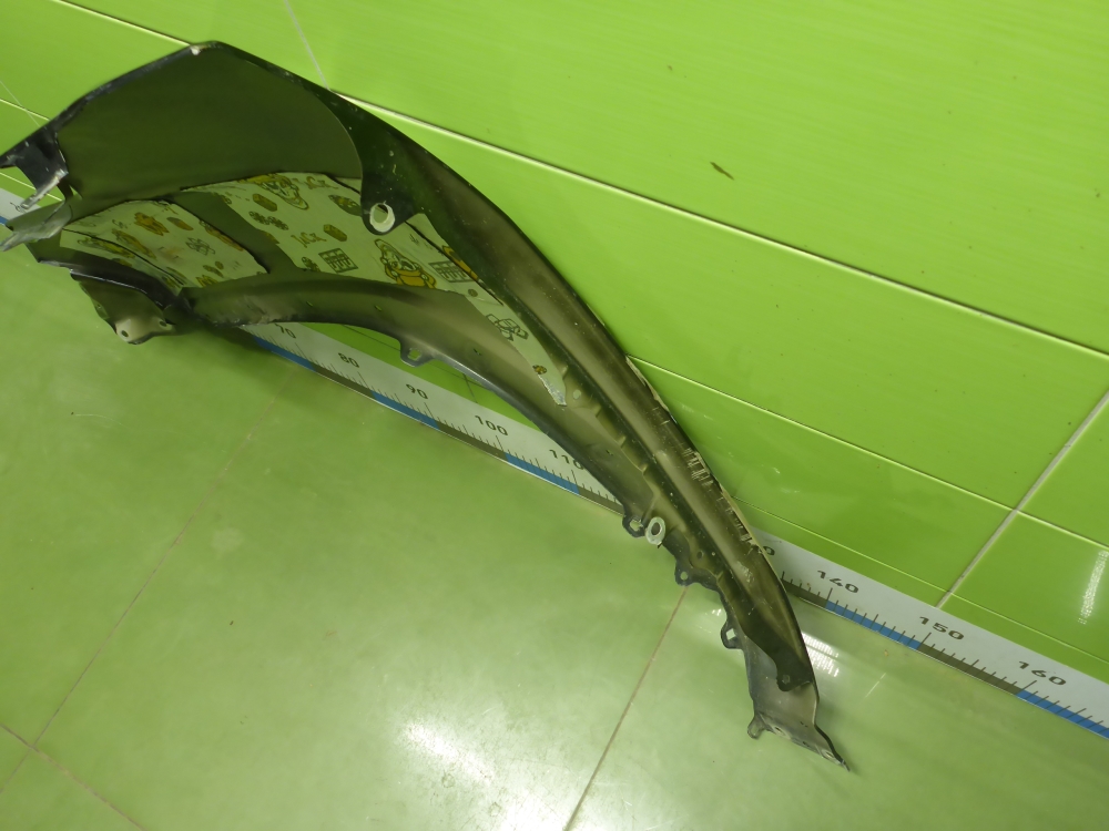 Крыло переднее правое
