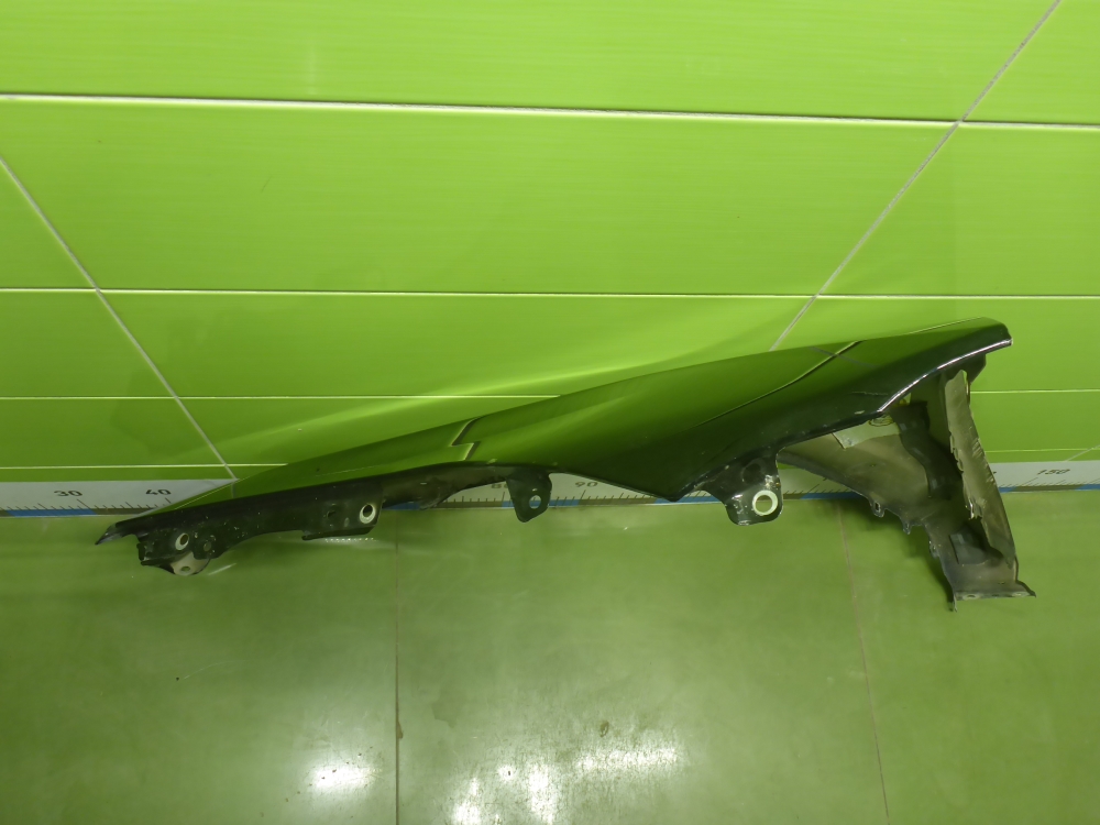 Крыло переднее правое