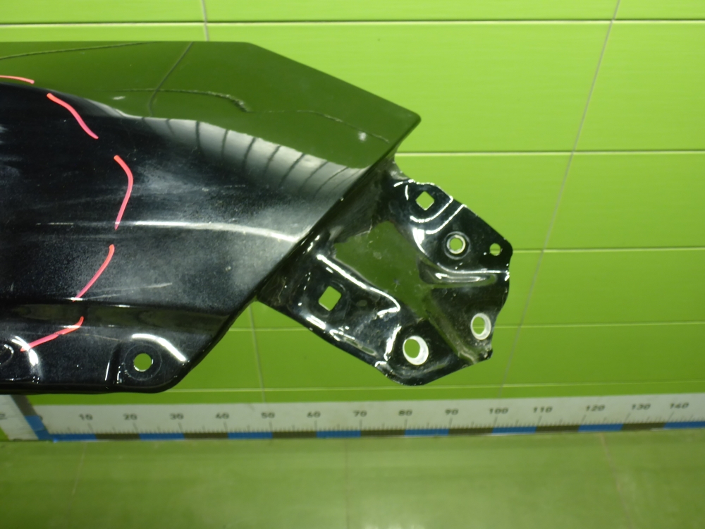 Крыло переднее правое