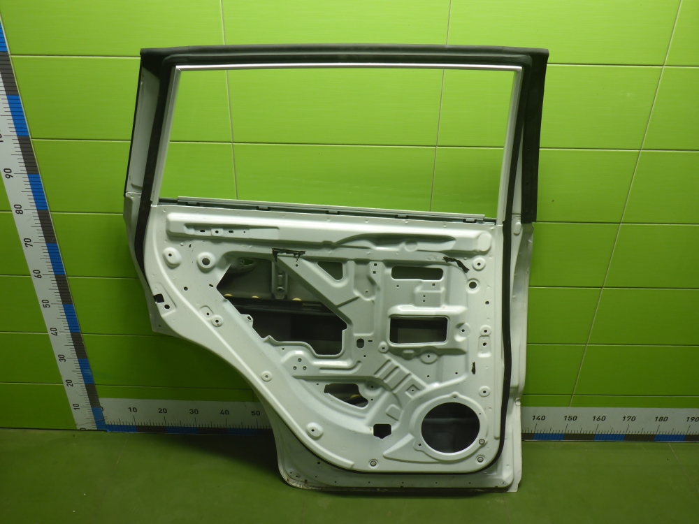Дверь задняя левая