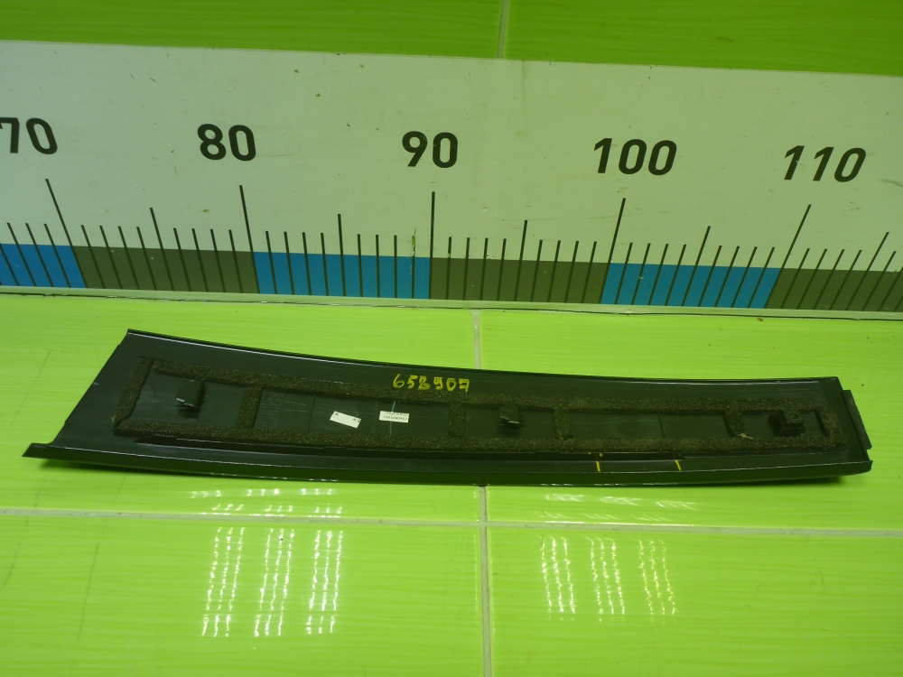 Накладка двери задней левой