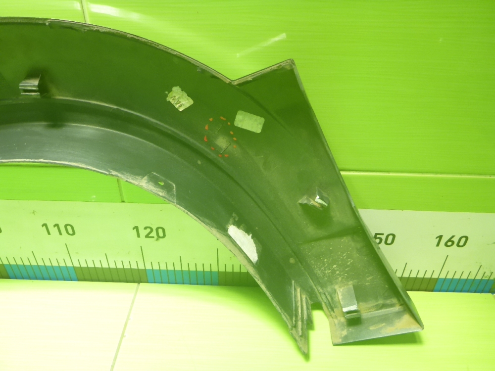 Накладка переднего крыла правого