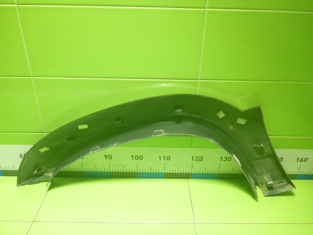 Накладка переднего крыла правого