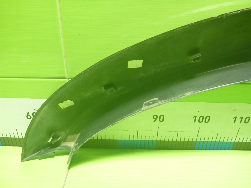 Накладка переднего крыла правого