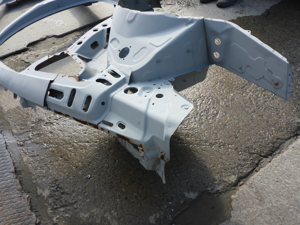 Кузовной элемент