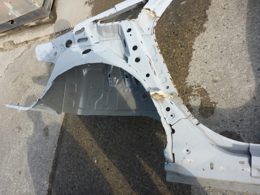 Кузовной элемент