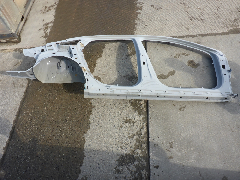 Кузовной элемент