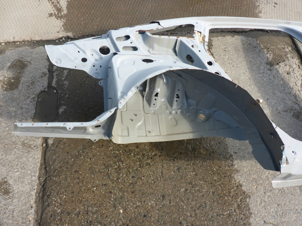 Кузовной элемент