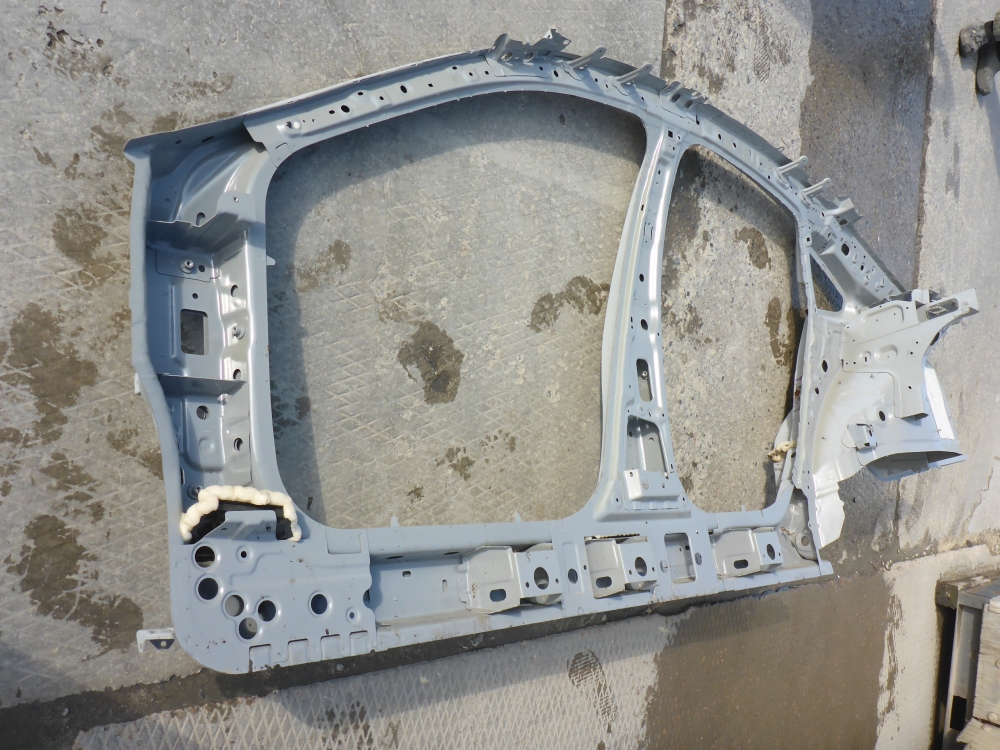 Кузовной элемент