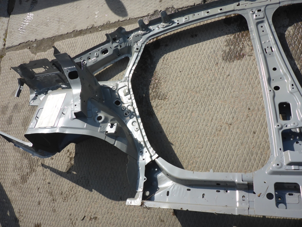 Кузовной элемент