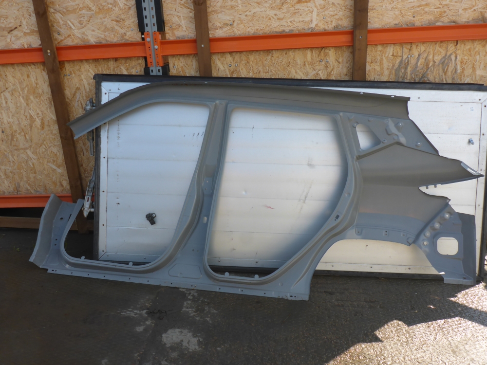 Кузовной элемент