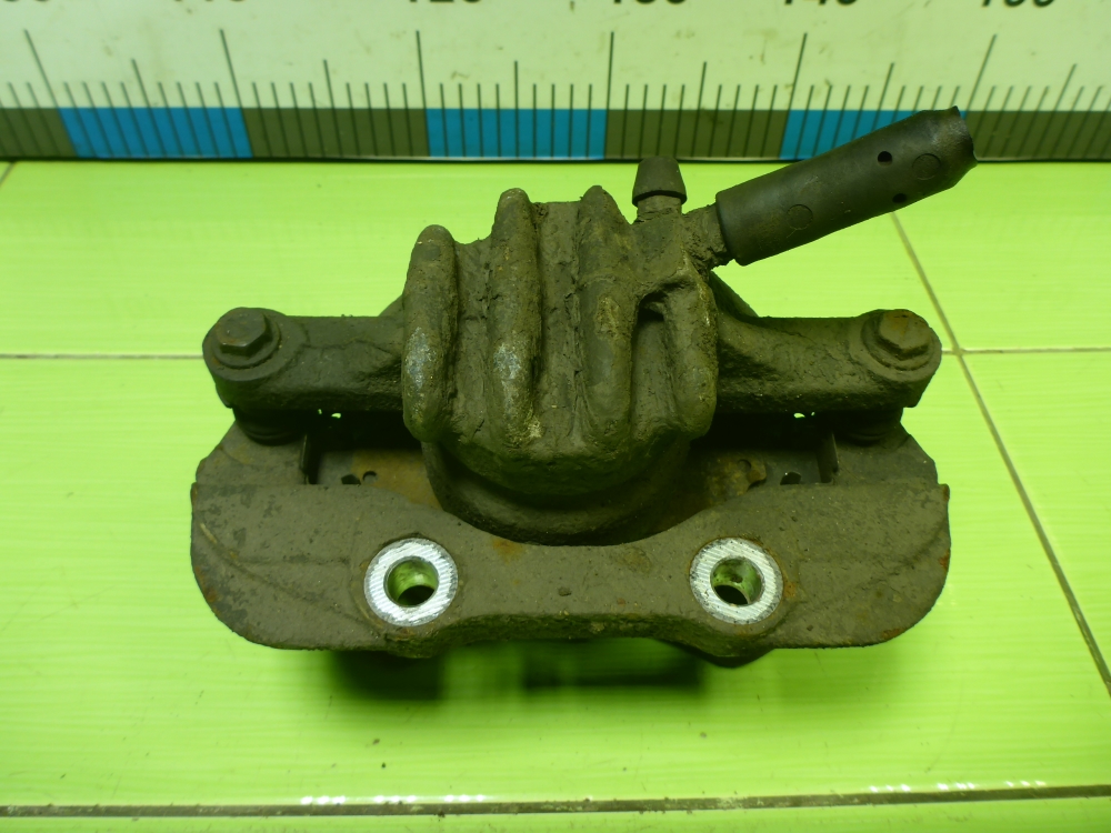 Суппорт передний правый