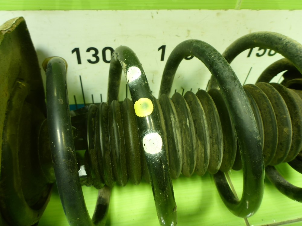 Амортизатор передний правый