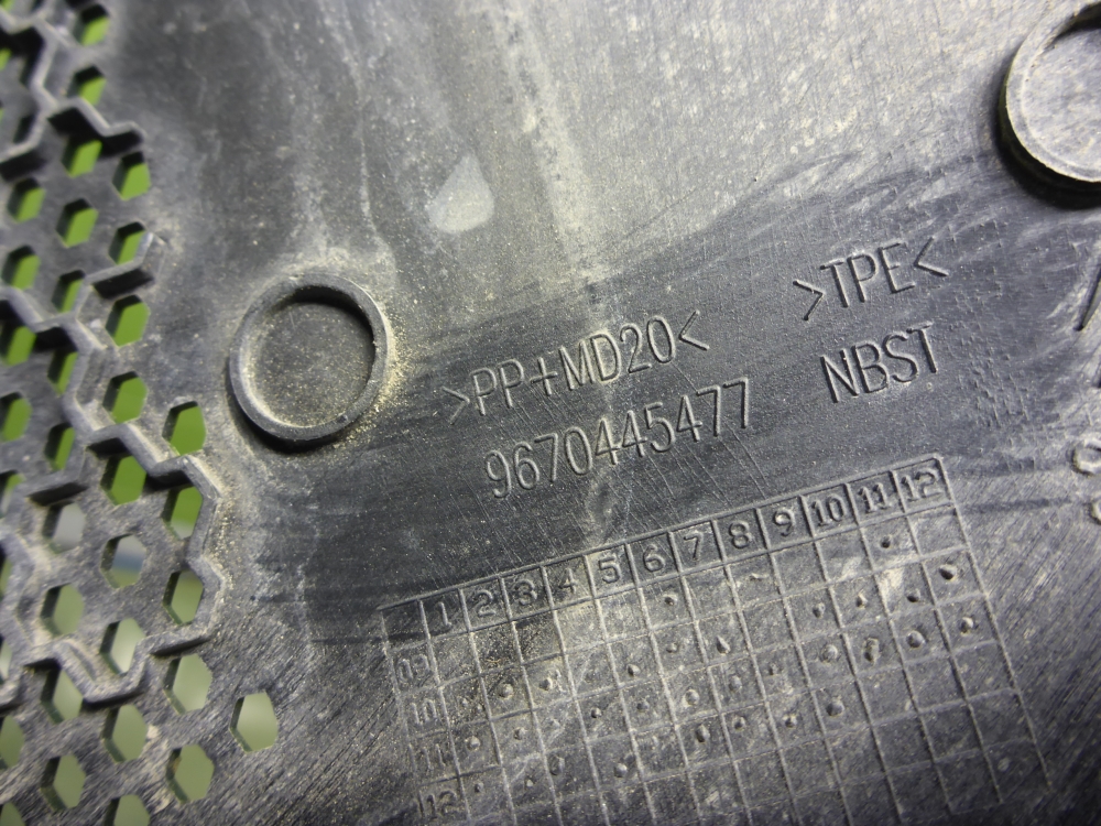 Решетка стеклоочистителей (Жабо)