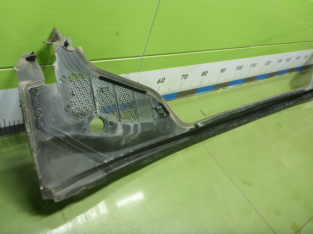 Решетка стеклоочистителей (Жабо)