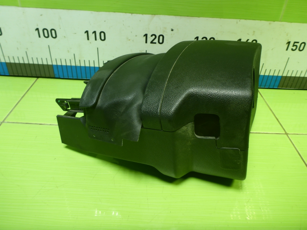 Кожух рулевой колонки