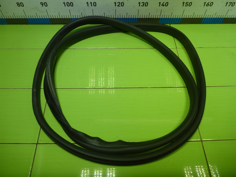 Уплотнитель двери