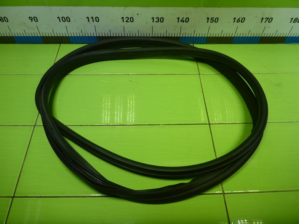 Уплотнитель двери