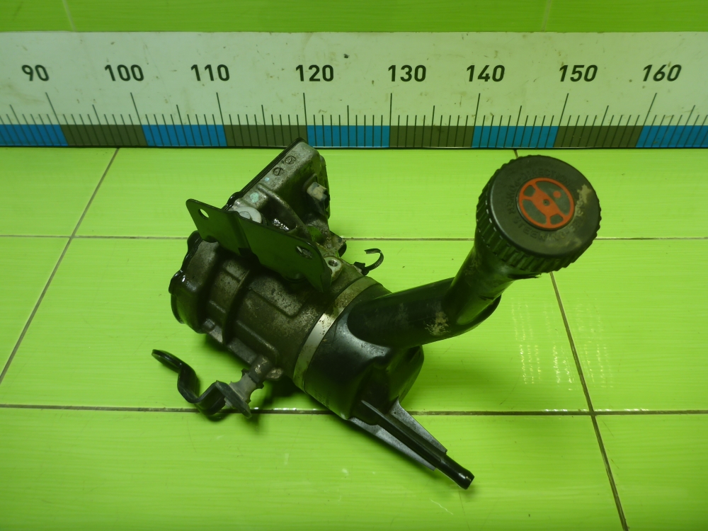 Насос ГУР (гидроусилитель руля)