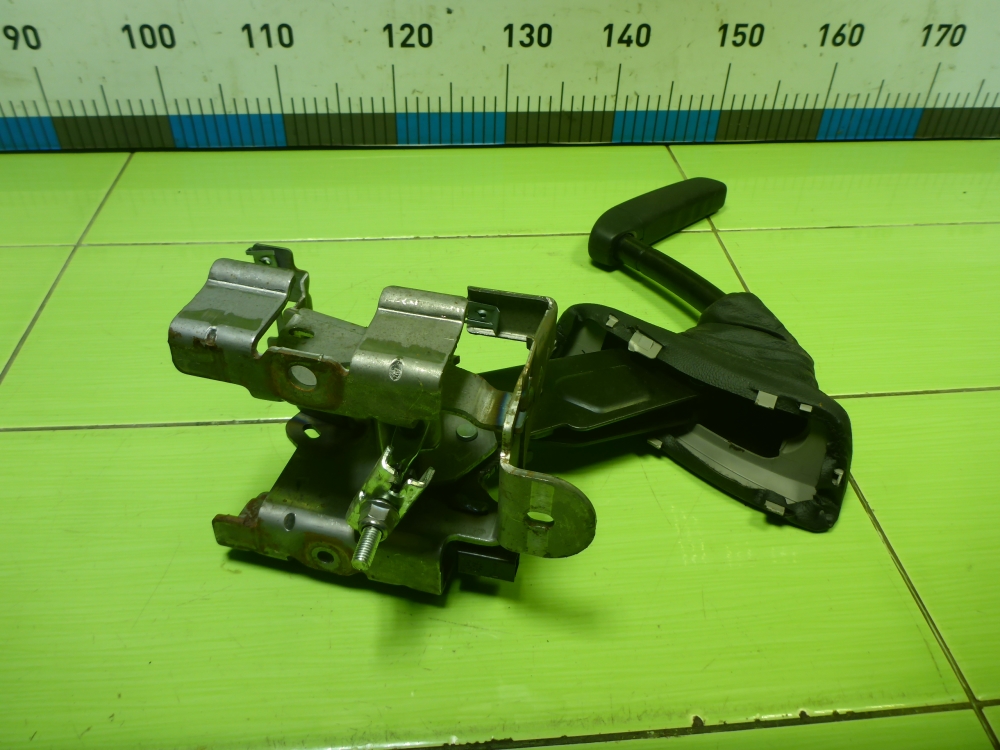 Рычаг стояночного тормоза