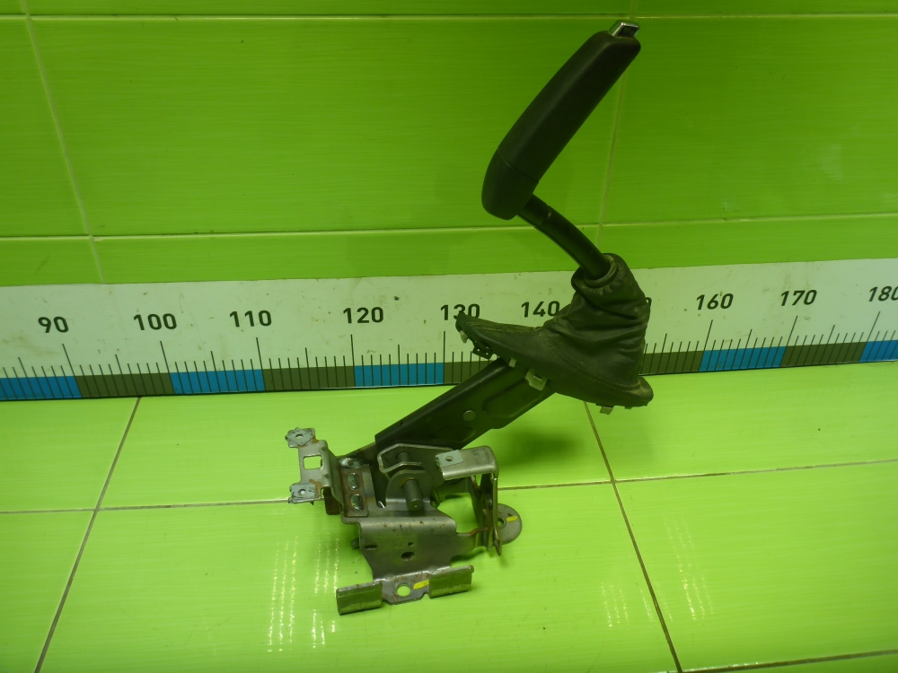 Рычаг стояночного тормоза