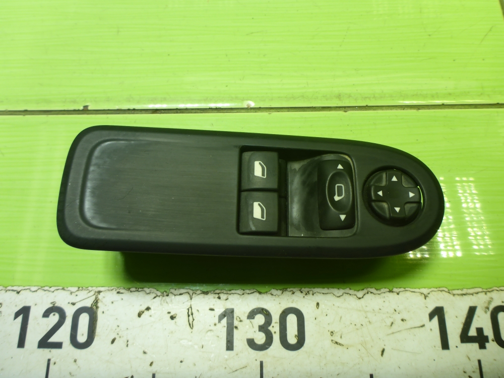 Блок управления стеклоподъемниками