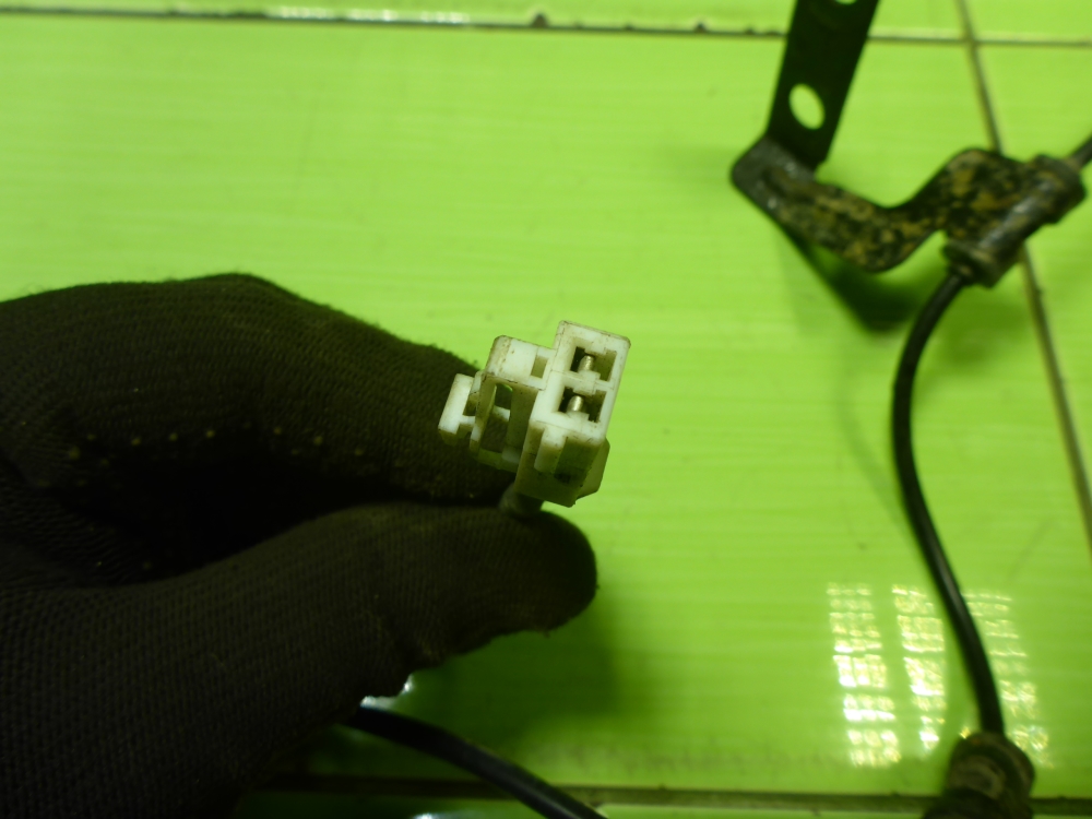 Датчик ABS задний левый