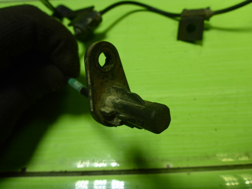 Датчик ABS задний правый