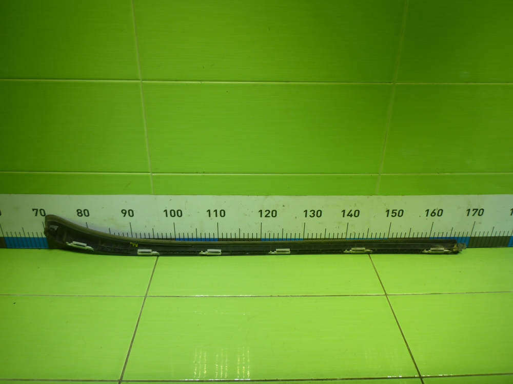 Молдинг лобового стекла