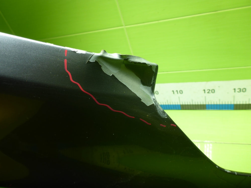 Крыло переднее правое