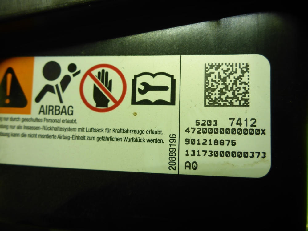 Подушка безопасности пассажирская (в торпедо)