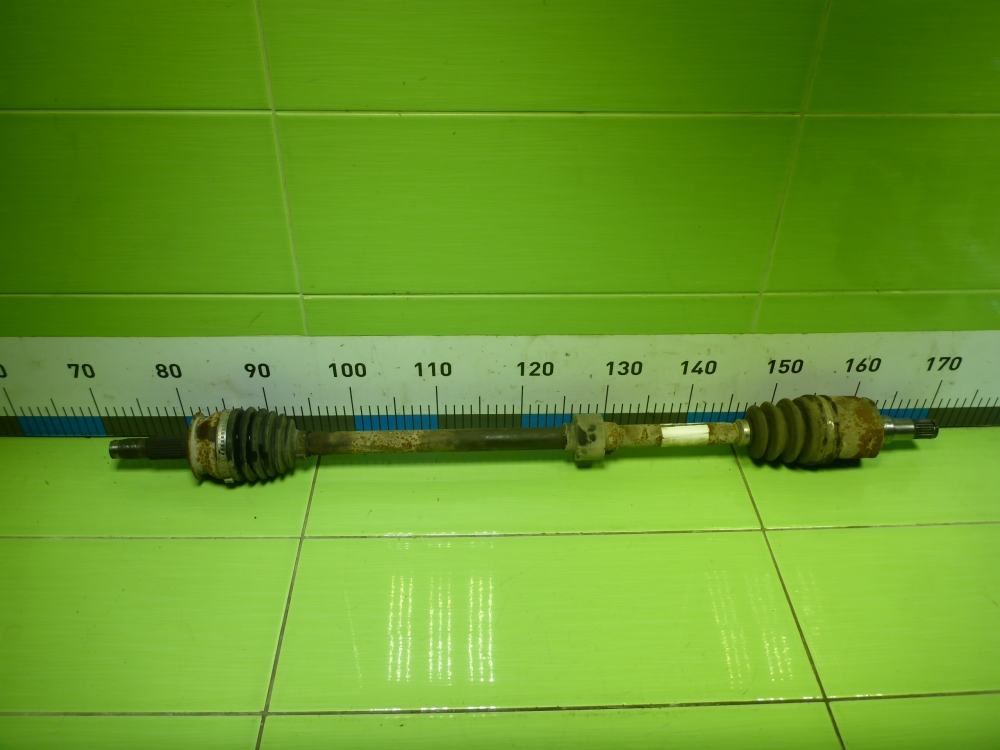 Полуось передняя правая