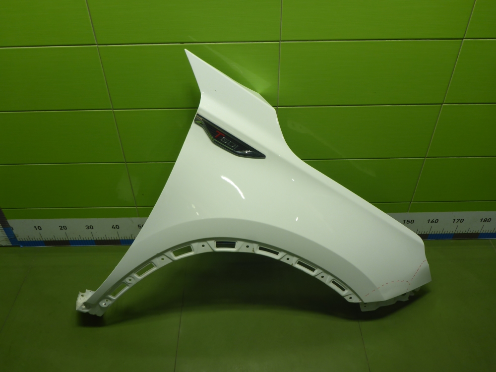 Крыло переднее правое