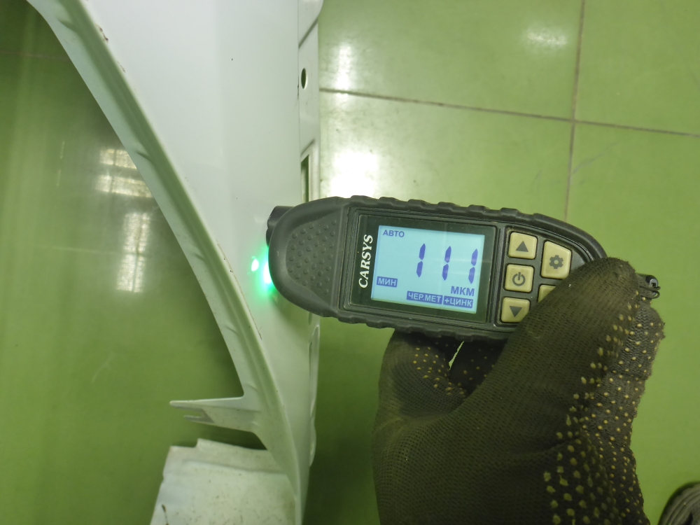 Крыло переднее правое