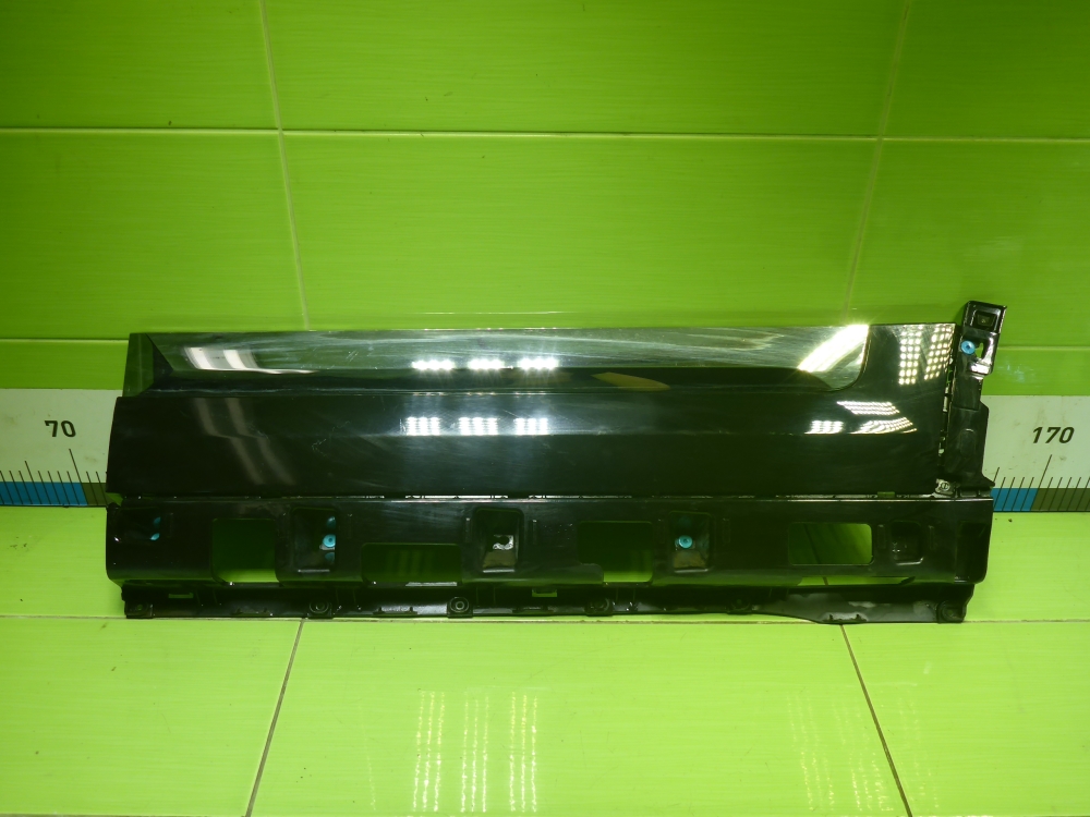 Накладка двери задней левой