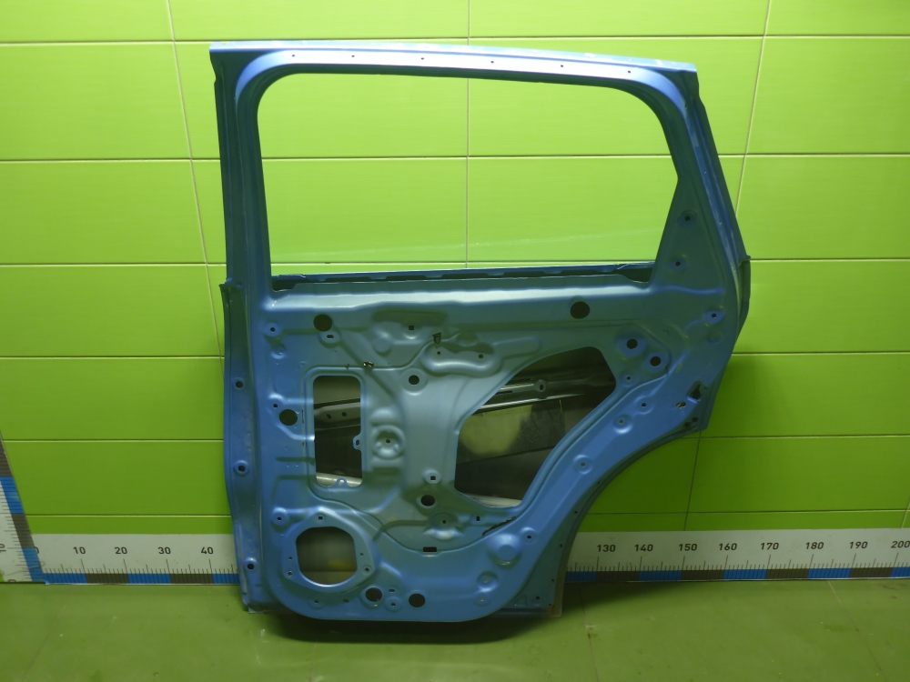 Дверь задняя правая