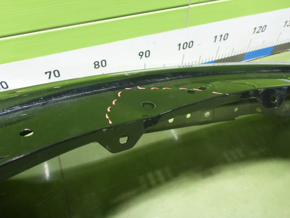 Крыло переднее правое