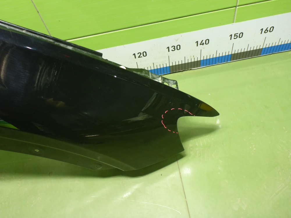 Крыло переднее правое