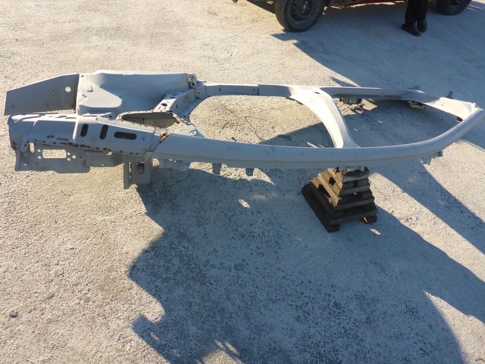 Кузовной элемент