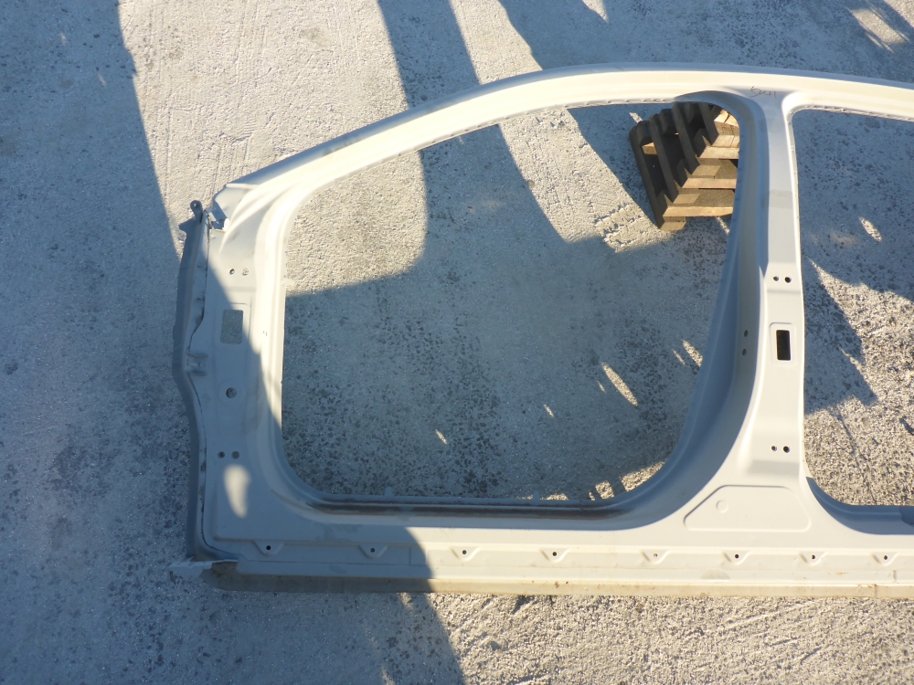 Кузовной элемент