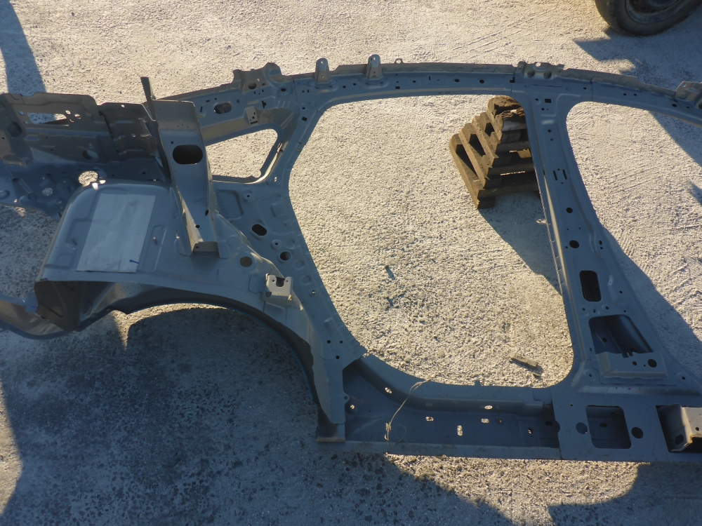 Кузовной элемент