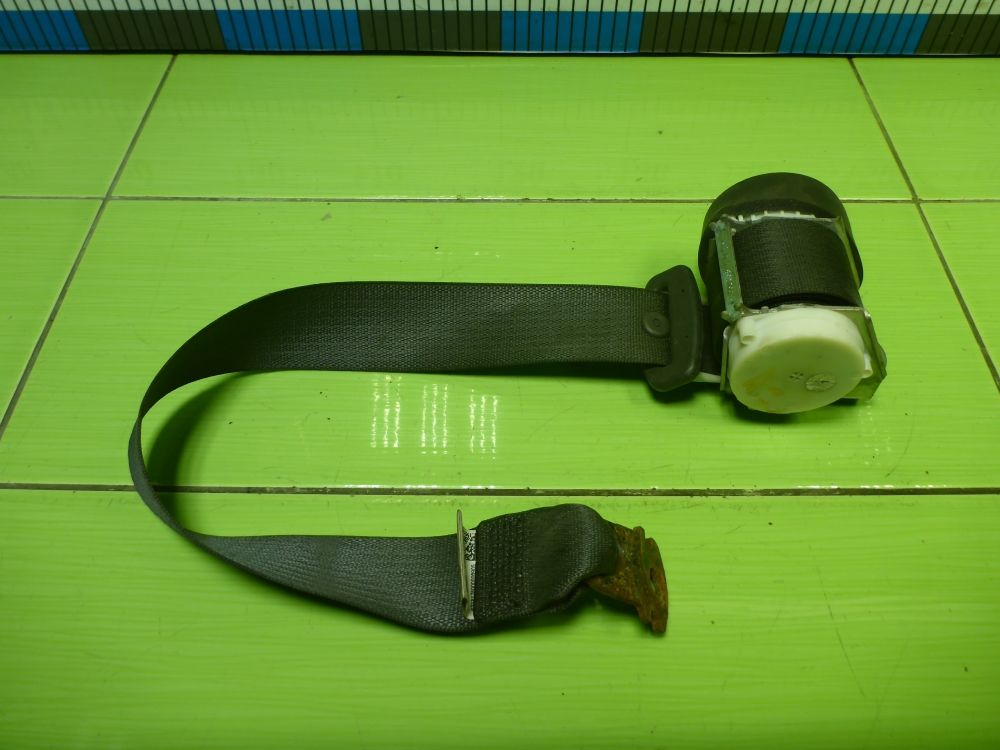 Ремень безопасности