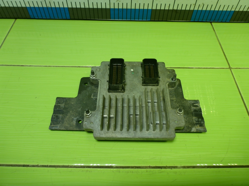 Блок управления двигателем