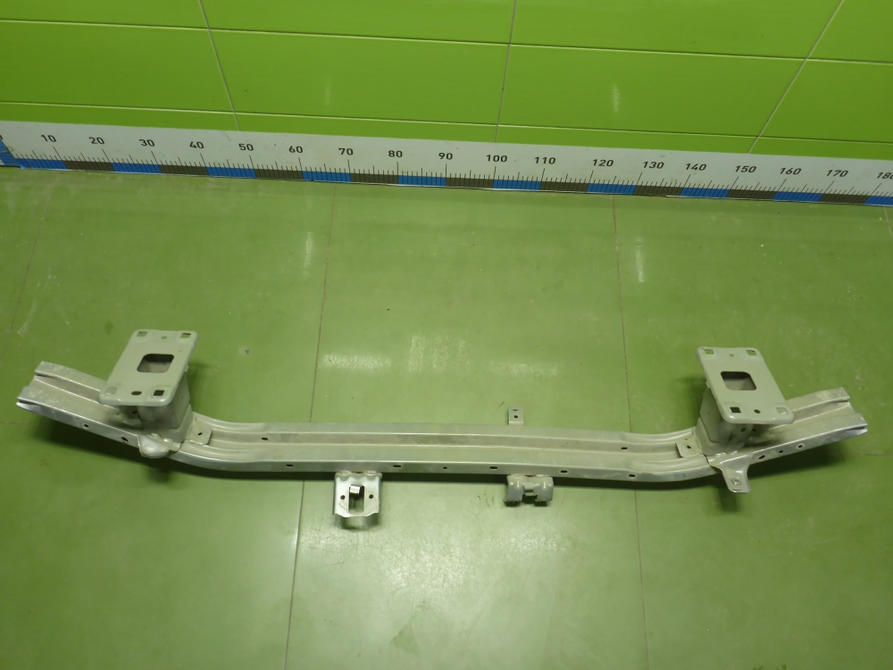 Усилитель переднего бампера