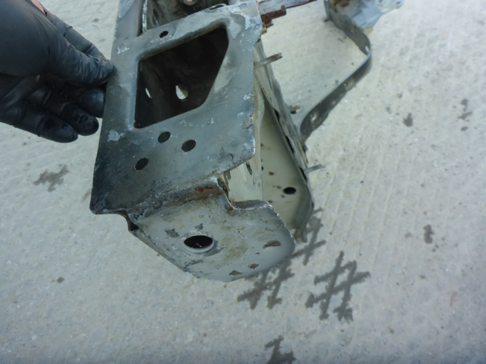 Лонжерон передний левый