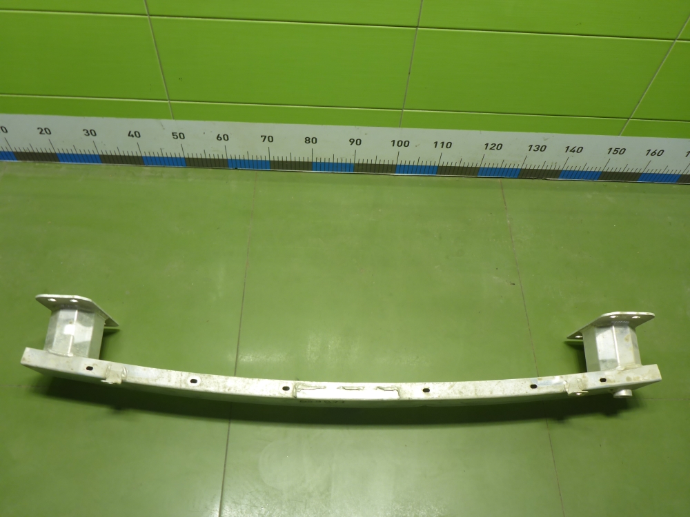 Усилитель переднего бампера