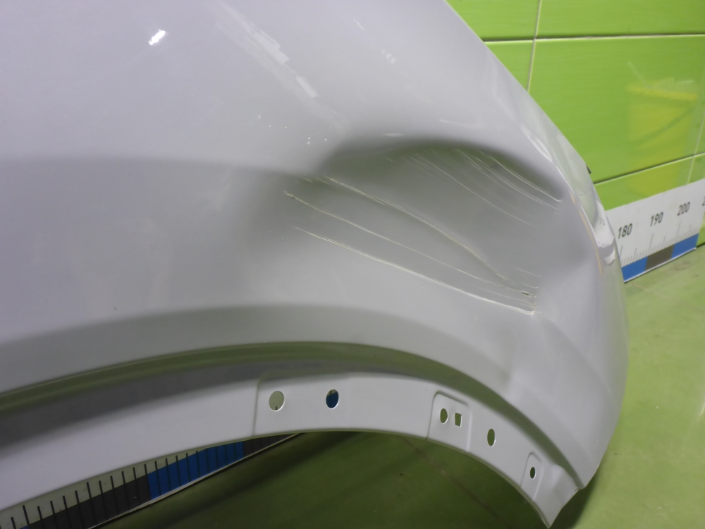 Крыло переднее правое