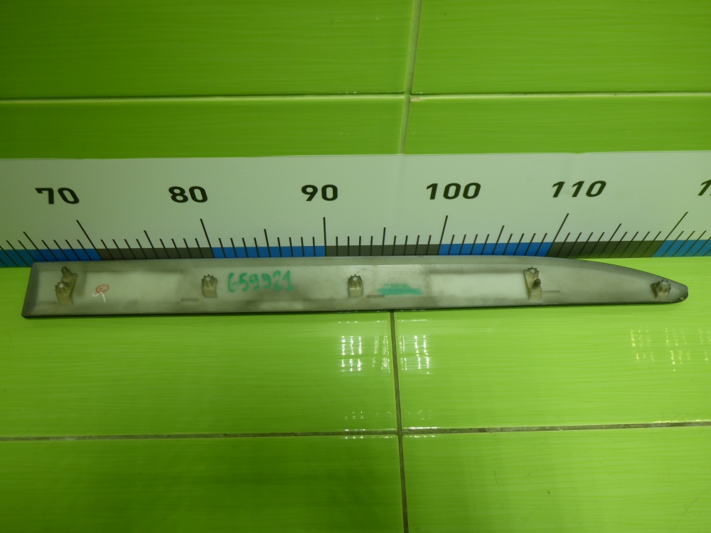 Накладка двери задней правой